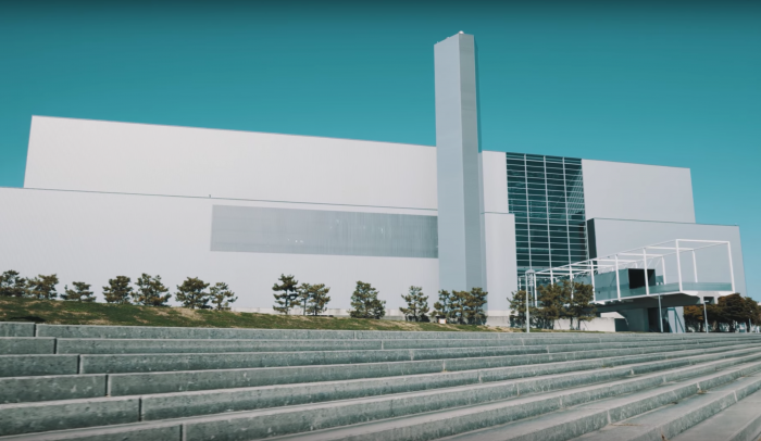 ホテル、工場、町並みなど動かない被写体のPR動画はカメラを動かす！